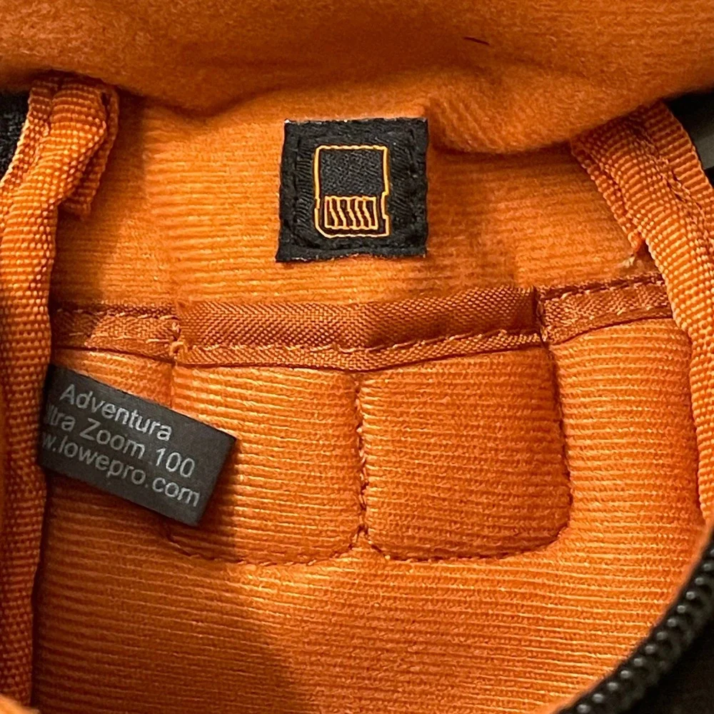 Lowepro Adventura Ultra Zoom 100 Camera Bag Black Padded‎ Shoulder Case Strap
